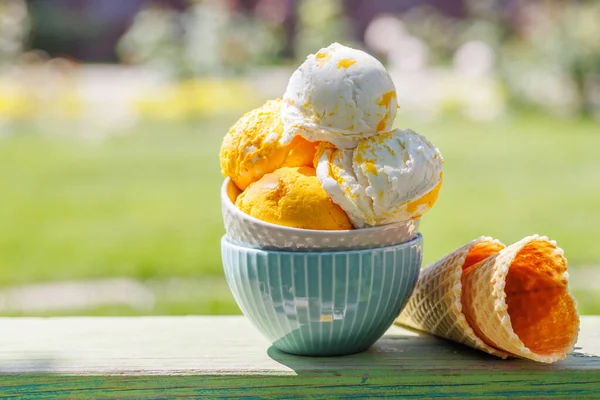 Refreshing Ice Cream Treats Hint Zesty Lemon Flavour Waffle Cones — Stock Photo, Image