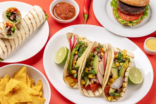 Meksika Yemekleri Tako Burrito Nacho Hamburger Daha Fazlası Var — Stok fotoğraf
