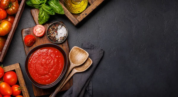 Rich Homemade Tomato Sauce Ingredients Flat Lay Copy Space — Stock Photo, Image