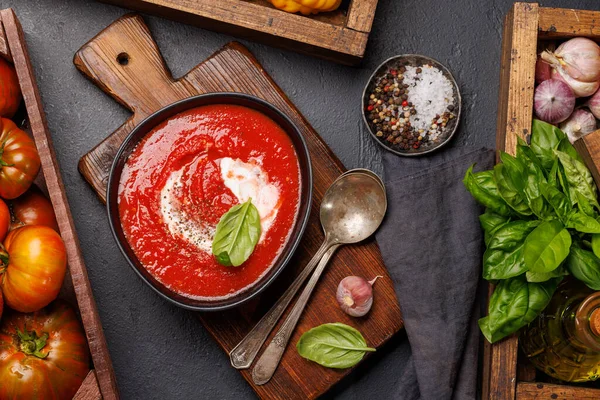 Erfrischende Hausgemachte Kalte Tomatengazpacho Suppe Flache Lage — Stockfoto
