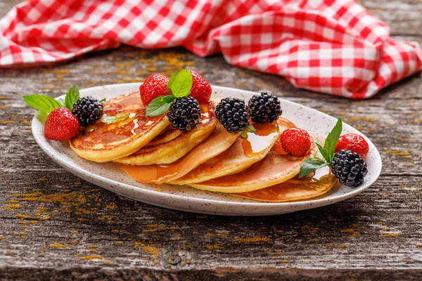 Tasty Homemade Pancakes Berries Honey Syrup — Stock Photo, Image