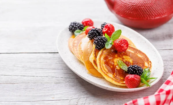 Tasty Homemade Pancakes Berries Honey Syrup Copy Space — Stock Photo, Image