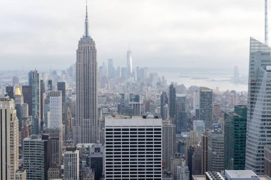 New York City silueti. Manhattan günbatımı gökdelenleri manzarası