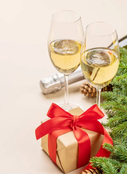 Kersttak Kerstcadeaudoos Champagne Ruimte Voor Begroetingstekst — Stockfoto