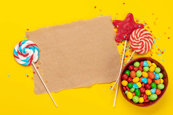 Süßigkeiten Und Leere Grußkarten Für Ihre Grüße Flache Lage — Stockfoto