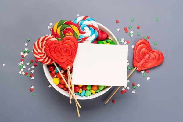 お菓子をキャンディし あなたの挨拶のためのスペースをコピー バレンタインデーキャンディーの心 — ストック写真