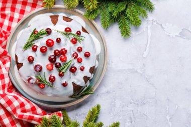 Lezzetli bir Noel pastası, bayram ziyafeti. Kopyalama alanı olan düz