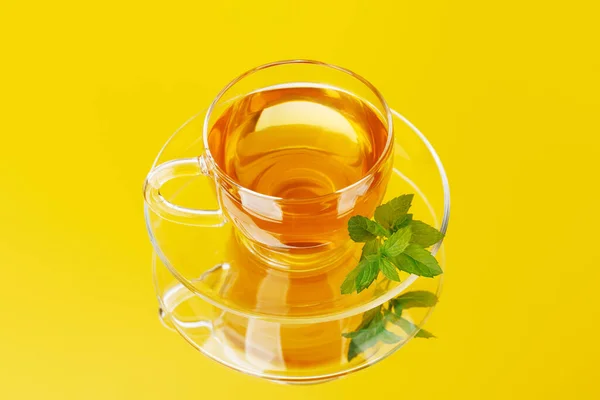 Soothing Herbal Tea Blend Mint Yellow Background — Stock Photo, Image