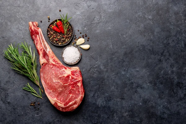 Raw Tomahawk Beef Steak Spices Ready Grilling Flat Lay Copy — Zdjęcie stockowe