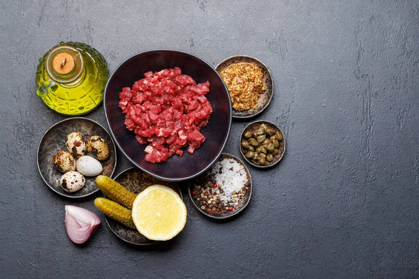 Cooking Savory Beef Tartare Pickled Gherkins Brown Bread Toasts Flat — Stock Photo, Image
