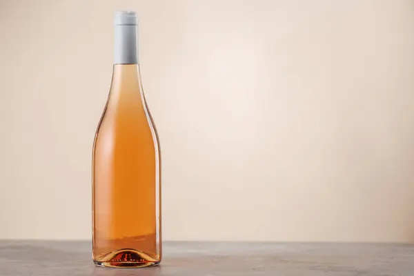 Rose Wine Bottle Table Copy Space — Stock Photo, Image