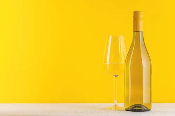 White Wine Bottle Table Copy Space — Stock Photo, Image