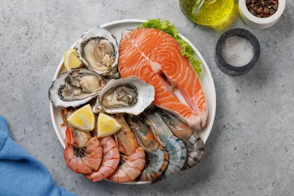Seafood Platter Delight Camarões Salmão Ostras Galore Depósito Plano — Fotografia de Stock