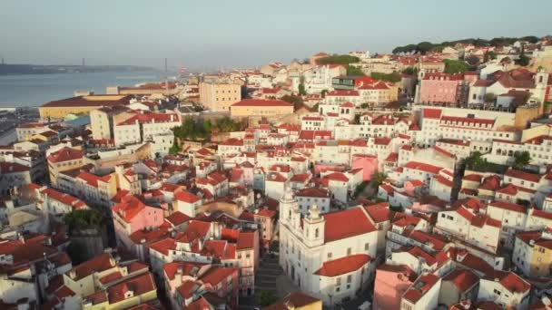 Flygfoto Över Lissabon Centrum Vid Soluppgången Portugal Drönarbilder Lissabons Gamla — Stockvideo