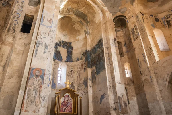 トルコ ヴァン2021年10月16日 ヴァン湖アクダマル島のアルメニア大聖堂聖十字架教会内部 — ストック写真