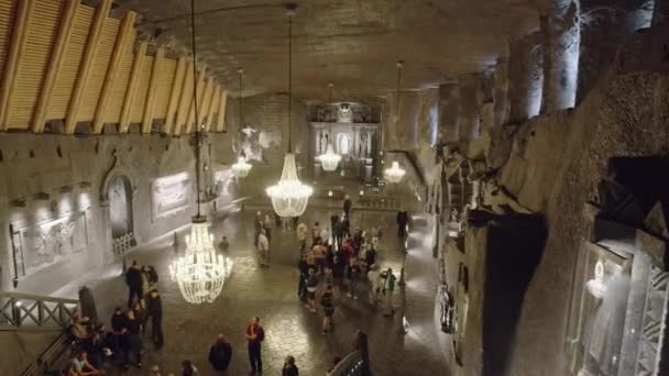 Krakow Poland July 2022 Interior Kingas Chapel Wieliczka Salt Mine — Stock video