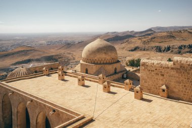 Zinciriye Medresesi veya Sultan İsa Madrasa Mardin, Türkiye 'de gün batımında