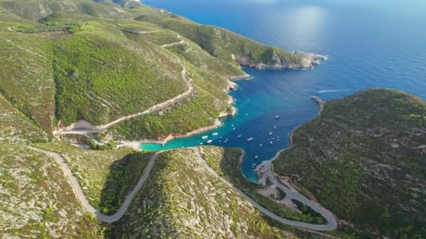 Görögországban Légi Kilátás Gyönyörű Porto Vromi Halászat Turista Hajók Nyugodt — Stock videók