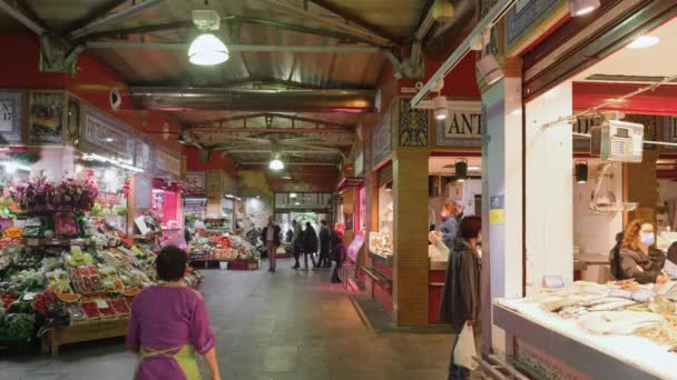 Севиль Испания Апреля 2022 Года Традиционный Закрытый Продовольственный Рынок Триана — стоковое видео