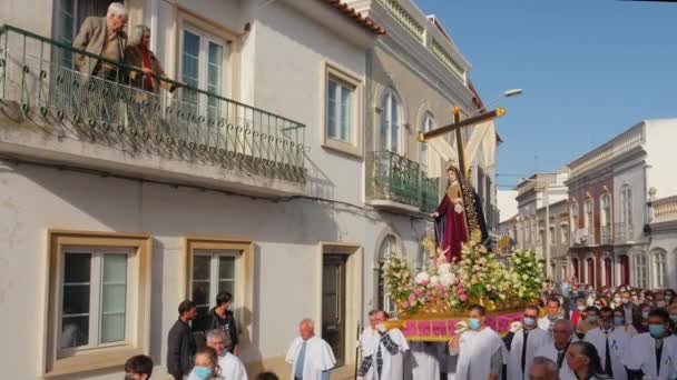 포르투갈의 타비라 2022 스페인의 알가르브 타비라 부활절 선데이의 타비라 통과하여 — 비디오