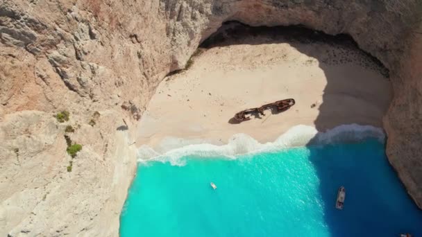 Vista Aérea Playa Navagio Con Famoso Barco Naufragado Zante Grecia — Vídeos de Stock