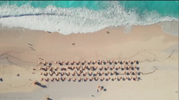 Widok Góry Plażę Myrtos Letni Dzień Wyspie Kefalonia Morze Jońskie — Wideo stockowe
