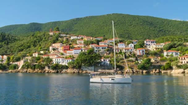 Sailing Boat Picturesque Kioni Village Ithaca Island Kefalonia Ionian Sea — Video Stock