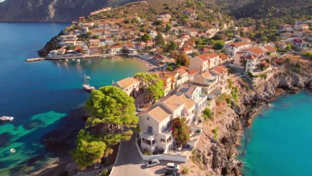 Picturesque Assos Town Kefalonia Island Ionian Sea Greece Aerial View — Stockvideo