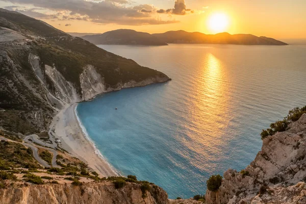 Vista Atardecer Famosa Playa Myrtos Isla Cefalonia Mar Jónico Grecia — Foto de Stock