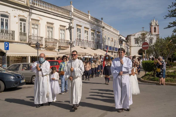 Tavira Portugalia Kwietnia 2022 Niedziela Wielkanocna Procesja Zmartwychwstania Pańskiego Mieście — Zdjęcie stockowe