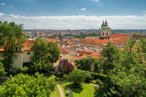 Gyönyörű Prága Óvárosi Városkép Prágai Várból Napos Nyári Napon Csehországban — Stock Fotó