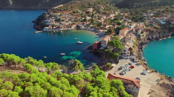 Pintoresca Ciudad Assos Isla Cefalonia Mar Jónico Grecia Vista Aérea — Vídeos de Stock