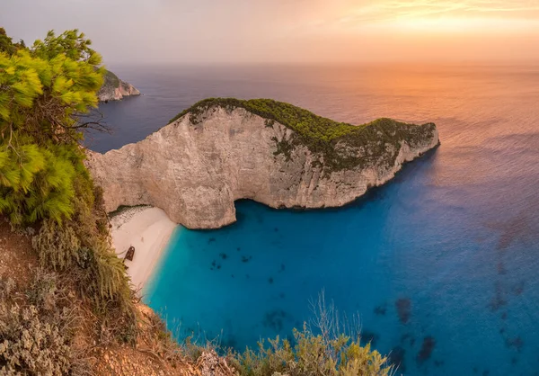 希腊爱奥尼亚海Zakynthos岛上著名的Navagio海滩上美丽的落日 Zante岛上最受欢迎的沉船湾希腊旅游目的地 自然地标 — 图库照片