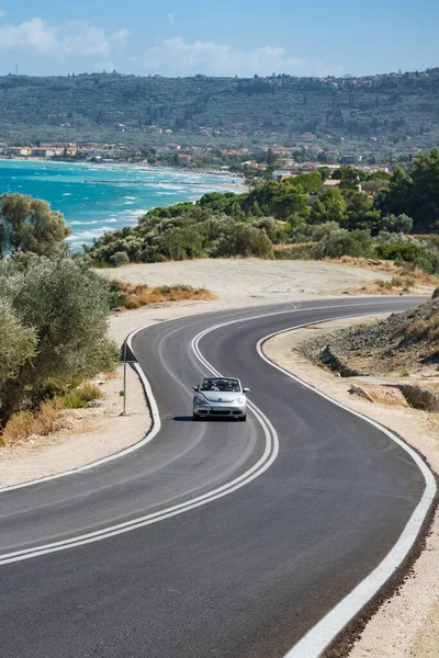 ザンテ ギリシャ 2022年10月2日 伝説のVwビートル車ザキントス島 イオニア海 ギリシャの美しい海岸沿いの道路上 レンタカーでギリシャの島の道路の旅 ギリシャにホリデー — ストック写真