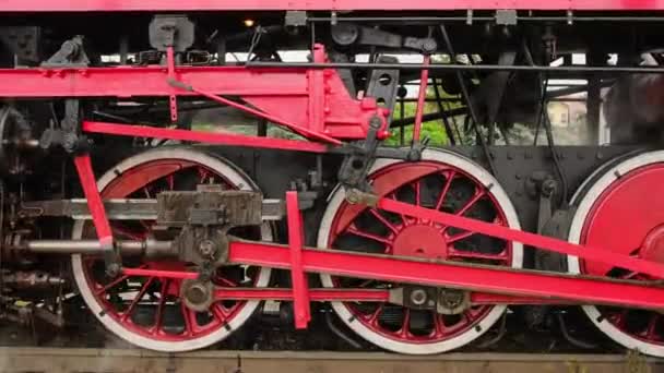 Locomotiva Treno Vapore Vicino Ruote Del Treno Vecchio Stile Vecchie — Video Stock