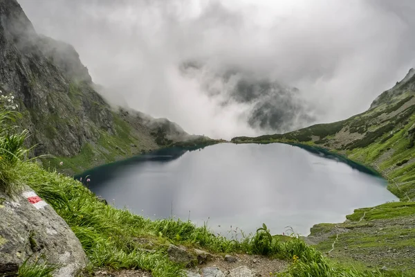 Озеро Блейк Долине Польских Татр Является Популярным Туристическим Направлением Закопане — стоковое фото