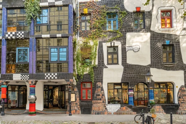 Вена Австрия Октября 2022 Года Hundertwasser House Hundertwasserhaus Многоквартирный Дом — стоковое фото