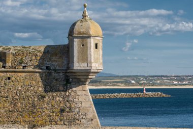 Peniche, Portekiz 'in Peniche belediyesine bağlı tarihi kale. Penishe Kalesi. Yakın plan.