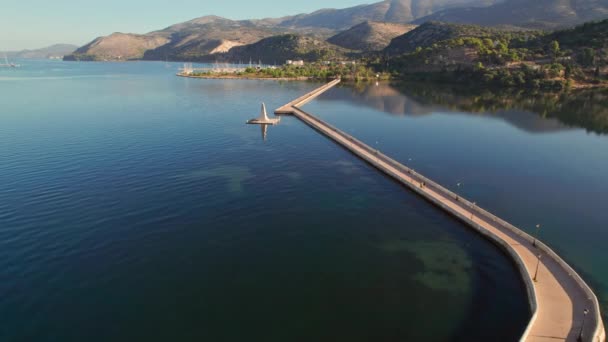 Luchtfoto Van Bosset Brug Argostoli Stad Het Eiland Kefalonia Bossetbrug — Stockvideo
