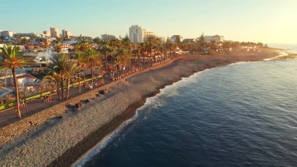 Pemandangan Udara Pantai Dan Pantai Laut Yang Indah Adeje Playa — Stok Video