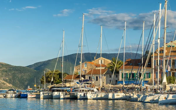 Cefalonia Grecia Ottobre 2022 Barche Vela Yacht Ormeggiati Nel Tradizionale — Foto Stock