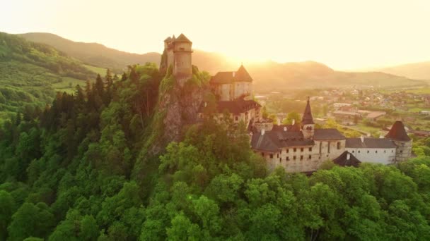 Widok Lotu Ptaka Zamek Orawski Wschodzie Słońca Słowacji Średniowieczny Zamek — Wideo stockowe