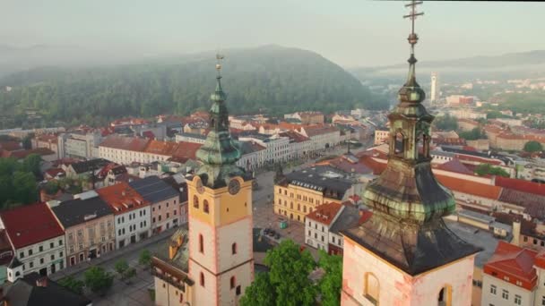 Slovakya Nın Banska Bystrica Şehrinde Yazın Gündoğumunda Banska Bystrica Kasabasındaki — Stok video