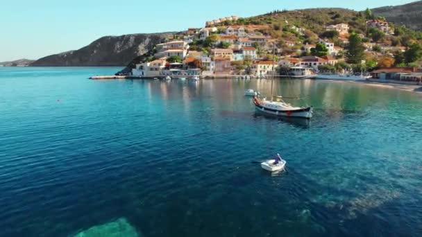 Idyllic View Picturesque Fishing Village Assos Kefalonia Island Greece Sailing — Stock Video