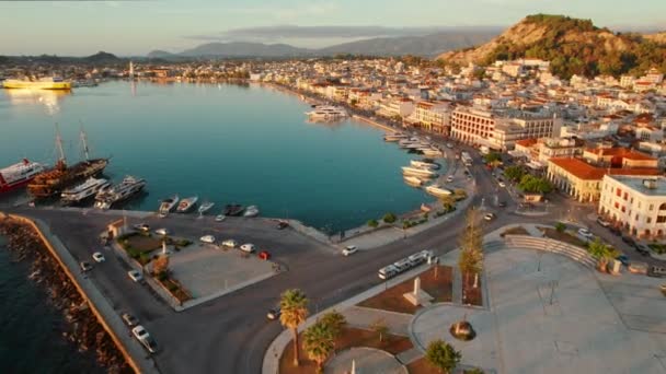 从空中俯瞰希腊爱奥尼亚岛Cefalonia岛首府Argostoli市海滨 希腊Kefalonia岛上Argostolion镇的城市景观 — 图库视频影像
