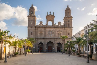 İspanya 'nın Gran Canaria adasındaki Santa Ana Katedrali. Las Palmas 'taki Saint Ana meydanındaki tarihi katedral. Kanarya adaları seyahat yeridir..