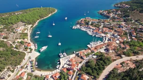 Aerial View Picturesque Village Port Fiskardo Island Kefalonia Greece Sailboats — Stock Video