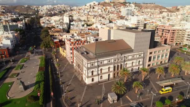 Perez Galdos剧院 Las Palmas Gran Canaria 西班牙 加那利群岛首府城市Teatro Perez Galdos历史建筑的空中景观 — 图库视频影像