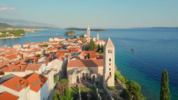 Rab Town Cityscaoe Croatian Island Rab Bell Tower Cathedral Aerial — Stock Video