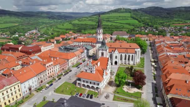Αεροφωτογραφία Του Ιστορικού Κέντρου Της Πόλης Levoca Καλοκαίρι Σλοβακία Δημαρχείο — Αρχείο Βίντεο